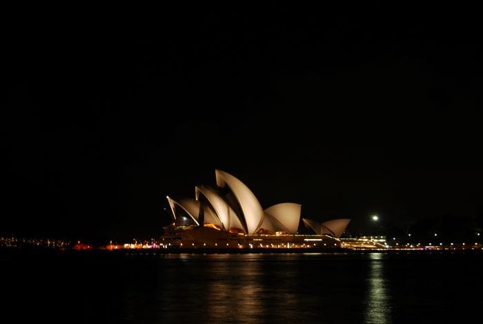 Оперный театр в Сиднее ночью