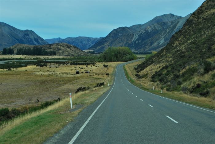 Движение в Новой Зеландии левостороннее