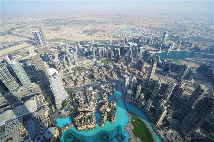 Вид сверху с Бурдж-Халифа в Дубае