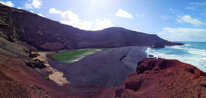 Зеленое озеро или Чарко Верде в Эль Гольфо 