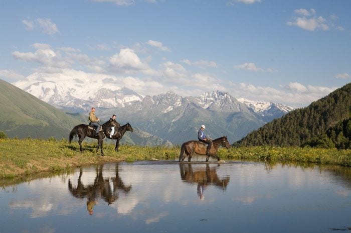 Конные прогулки по Кавказским горам