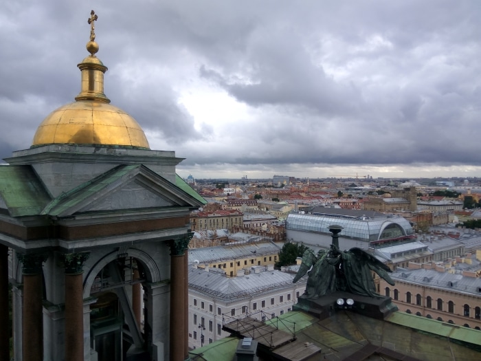Вид на Петербург с колоннады 